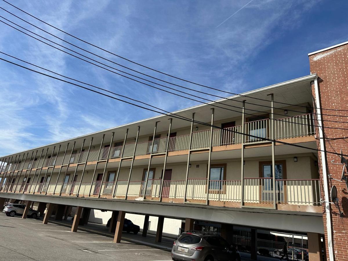 B'More Inn Motel บัลติมอร์ ภายนอก รูปภาพ