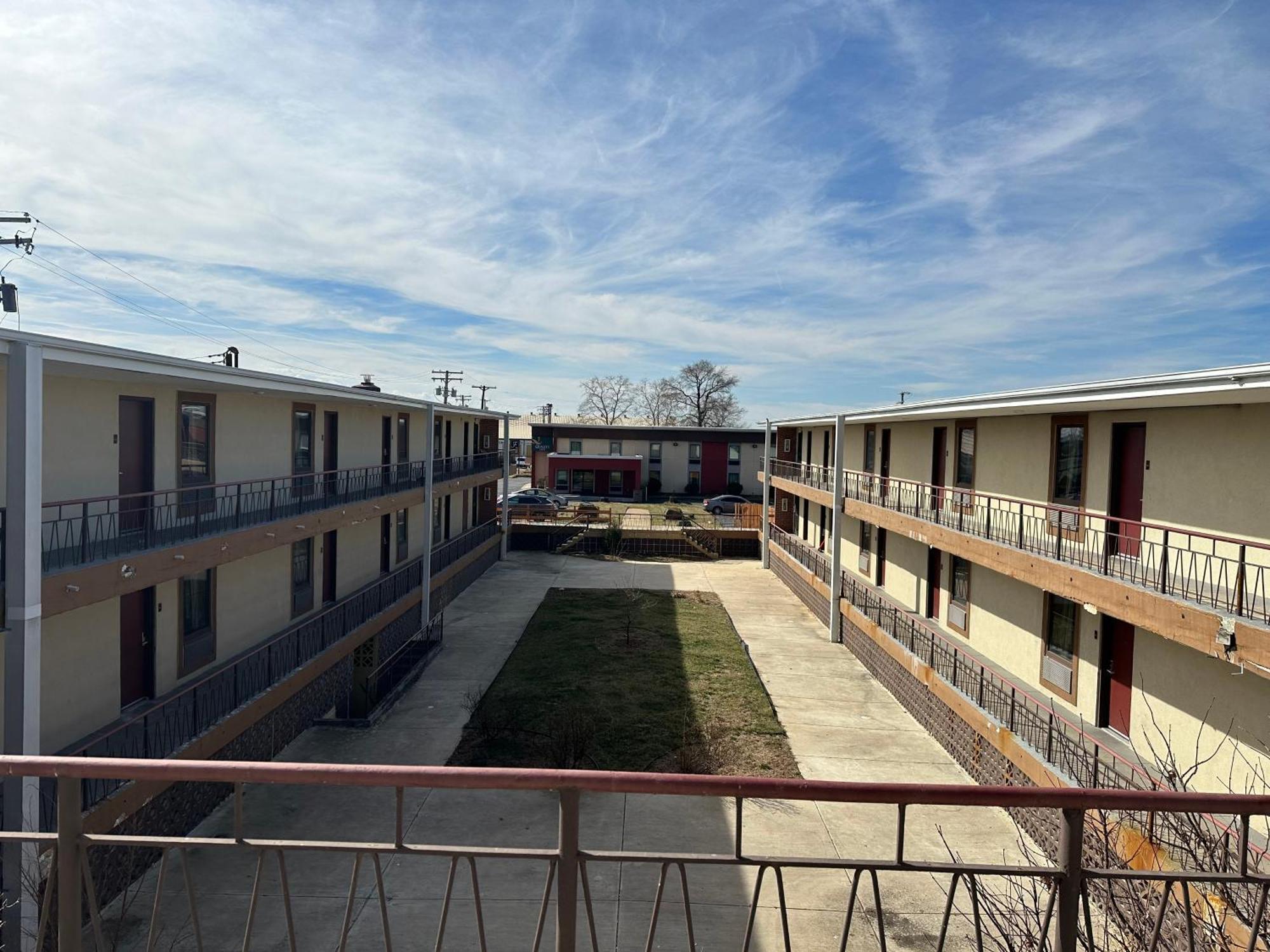 B'More Inn Motel บัลติมอร์ ภายนอก รูปภาพ